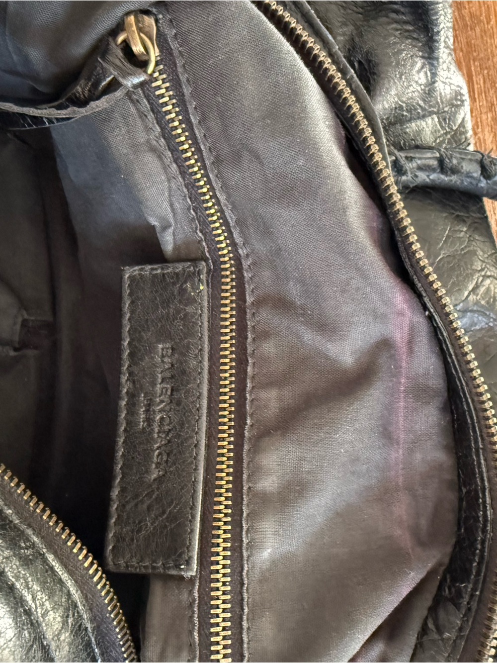 Balenciaga Black Leather Shoulder Bag with Brass Hardware - Picture 7 of 8